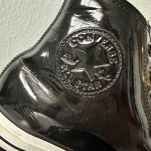 Black high-top Converse - Picture 2 of 5